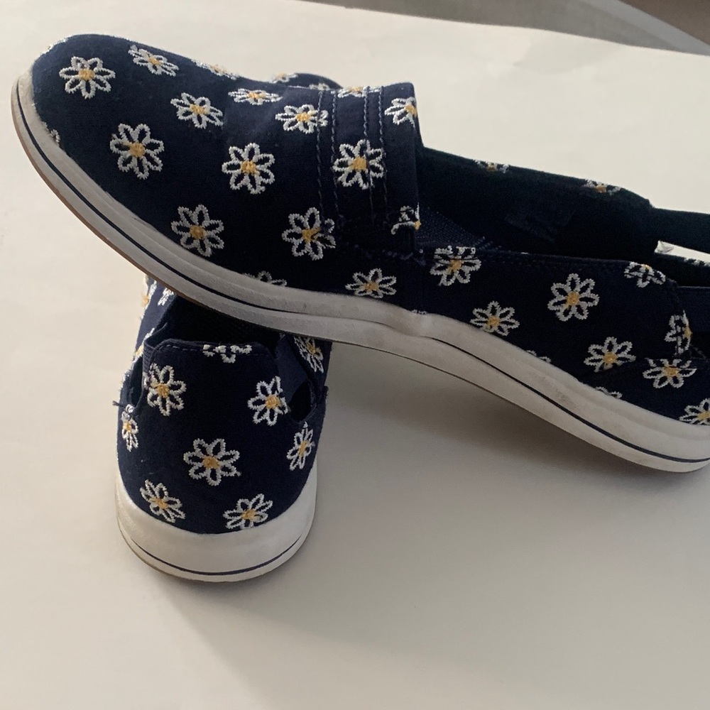 Clarks Navy Canvas Slip-On Flats with White & Yellow Daisy Embroidery - Picture 3 of 5